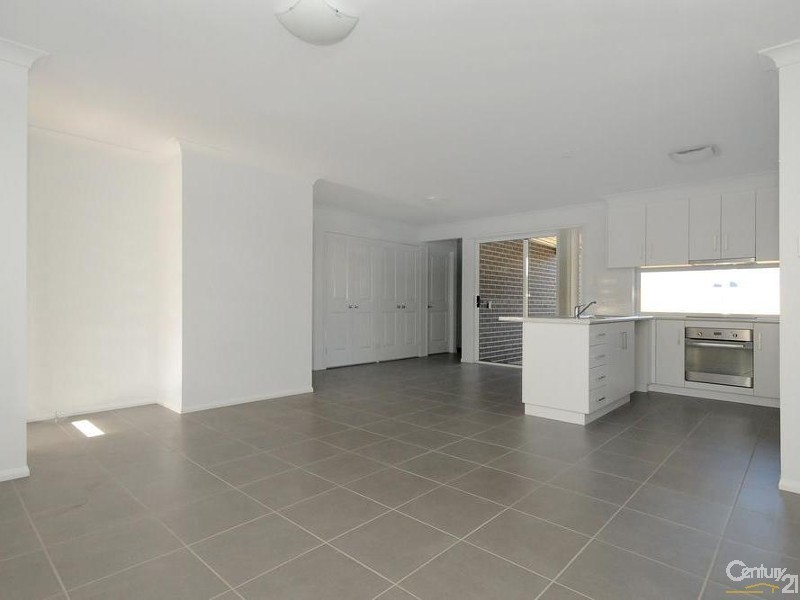 2/23 Furness Ct, Kearneys Spring QLD 4350