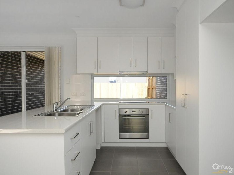 2/23 Furness Ct, Kearneys Spring QLD 4350