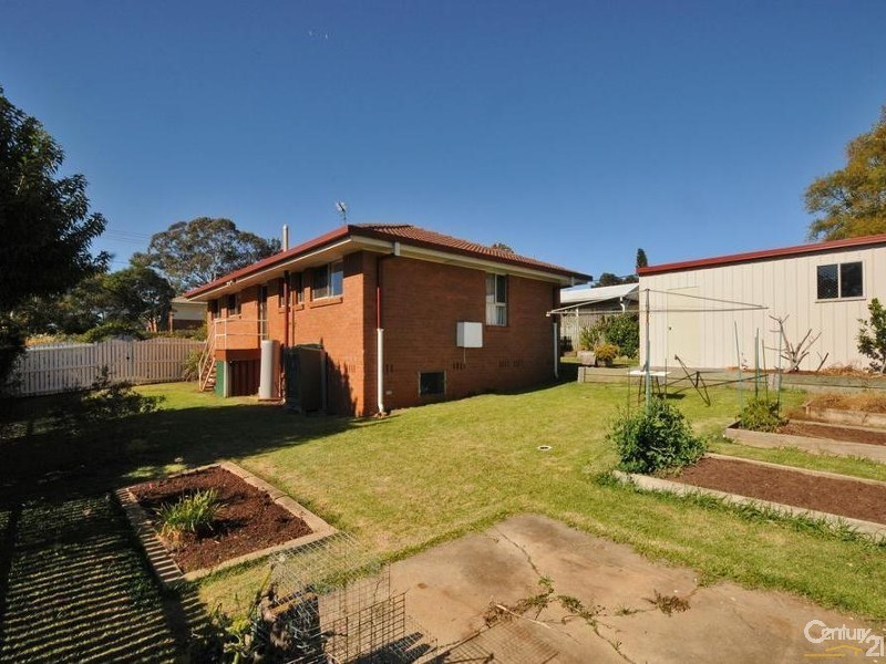 11 Festival Street, Rockville QLD 4350