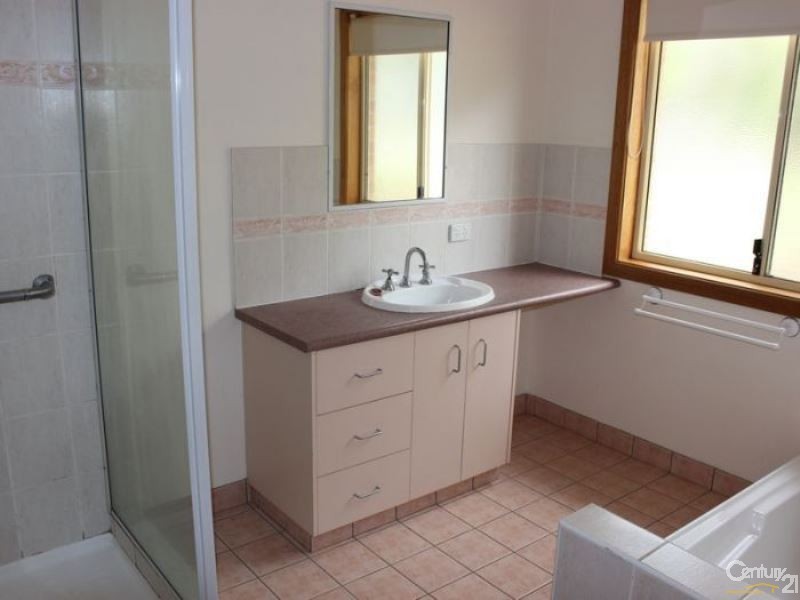 30 Boyes Street, Harristown QLD 4350