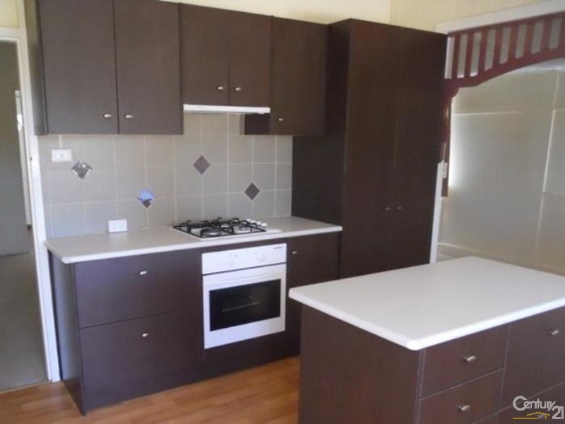 16 Helen Street, Newtown QLD 4350