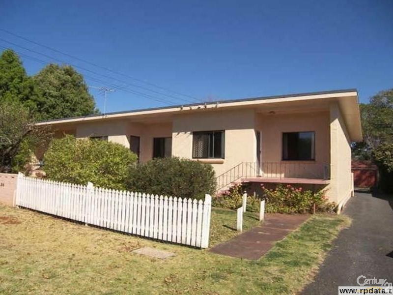 2/214 Long Street, South Toowoomba QLD 4350