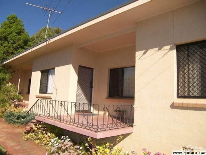 2/214 Long Street, South Toowoomba QLD 4350