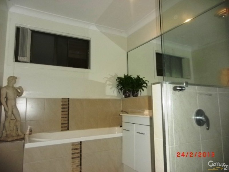 1 Crosby Street, Darling Heights QLD 4350