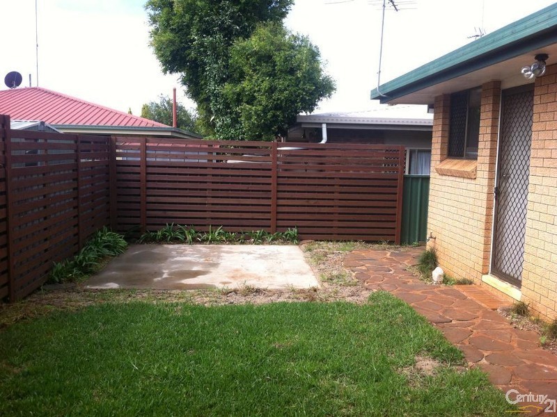 1 Crosby Street, Darling Heights QLD 4350