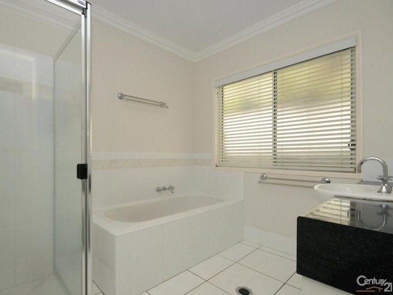 9 Quail Street, Rangeville QLD 4350