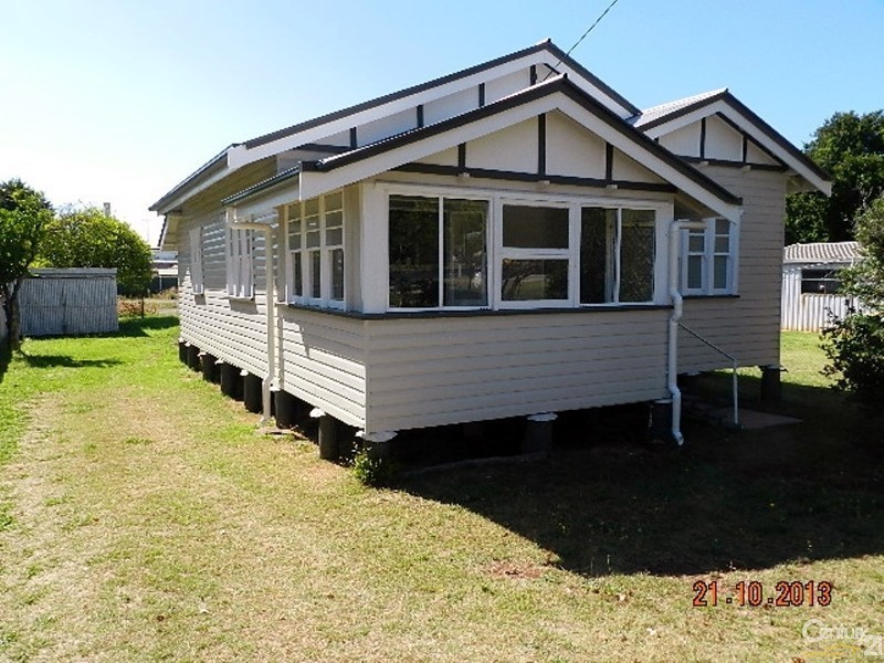 90 Anzac Avenue, Newtown QLD 4350