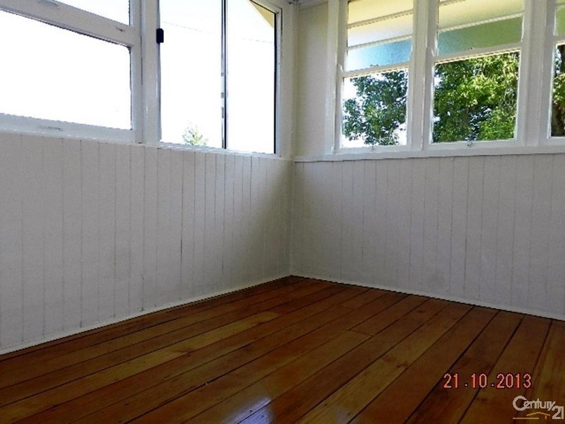 90 Anzac Avenue, Newtown QLD 4350