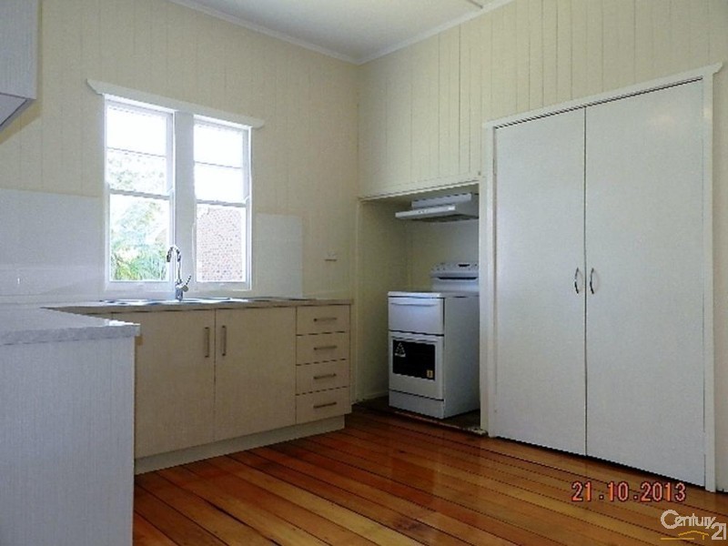 90 Anzac Avenue, Newtown QLD 4350