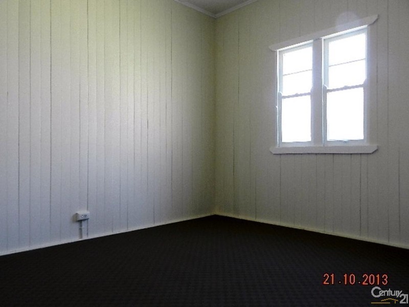 90 Anzac Avenue, Newtown QLD 4350