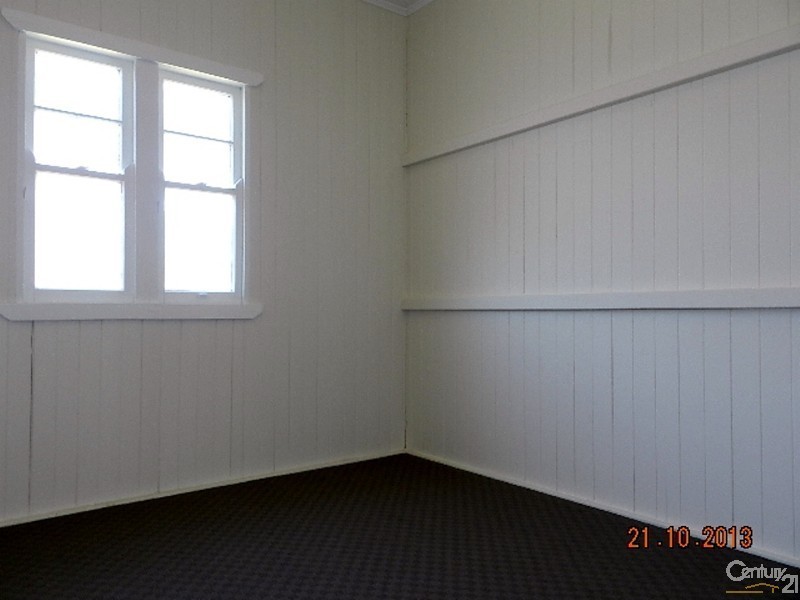 90 Anzac Avenue, Newtown QLD 4350