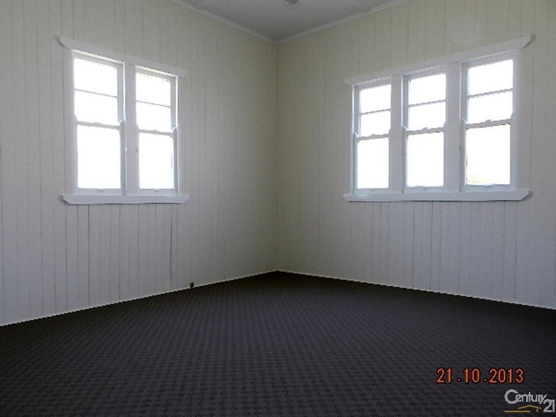 90 Anzac Avenue, Newtown QLD 4350