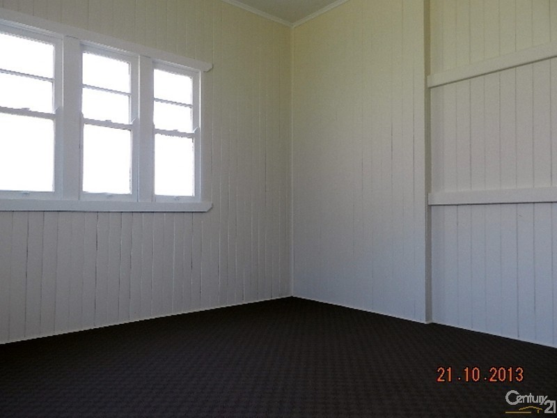 90 Anzac Avenue, Newtown QLD 4350