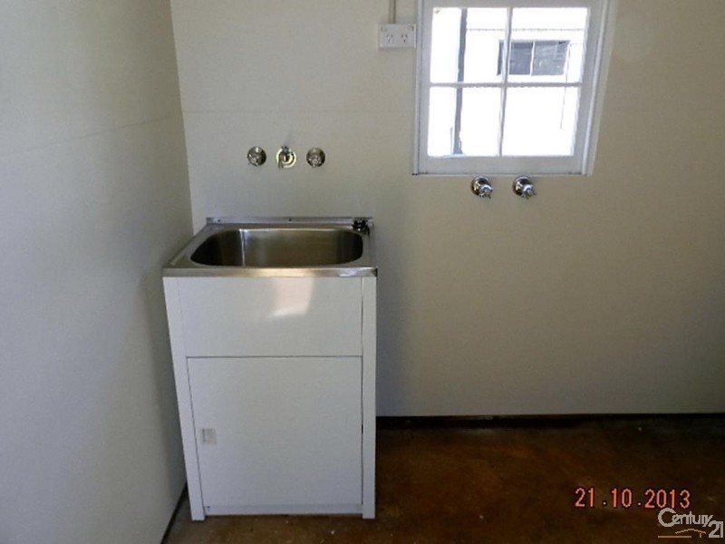 90 Anzac Avenue, Newtown QLD 4350