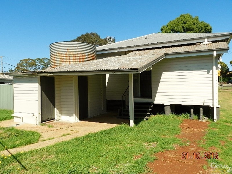 90 Anzac Avenue, Newtown QLD 4350