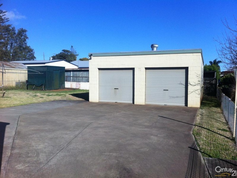 7 Boxsall Street, Newtown QLD 4350