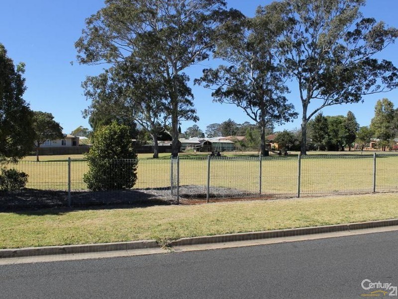 7 Boxsall Street, Newtown QLD 4350