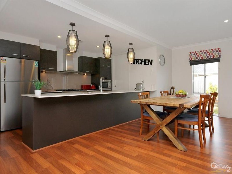 15 Sandalwood Drive, Glenvale QLD 4350