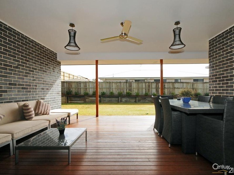 15 Sandalwood Drive, Glenvale QLD 4350