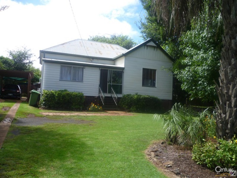 338 Hume Street, Centenary Heights QLD 4350