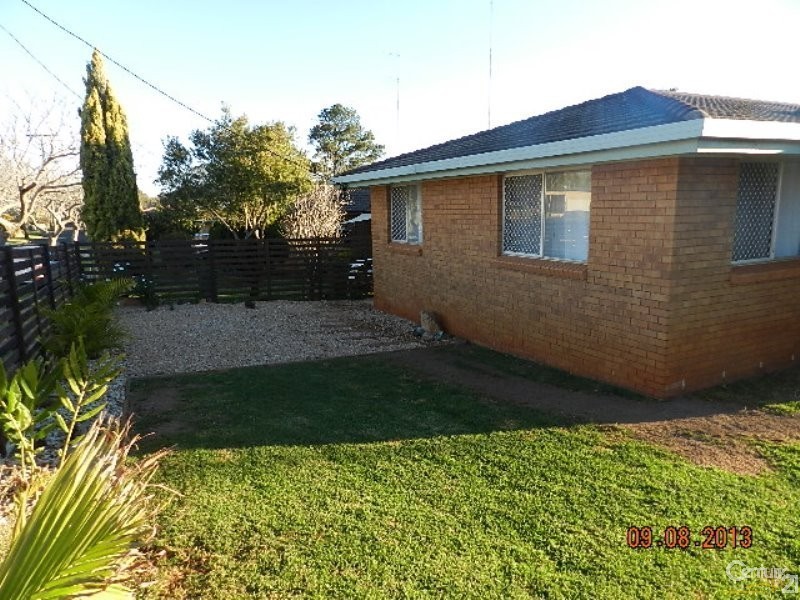 1 Farr Street, Kearneys Spring QLD 4350