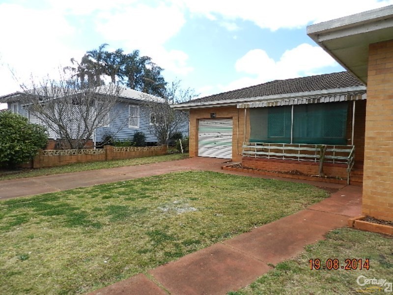 14 Camden Street, Harristown QLD 4350
