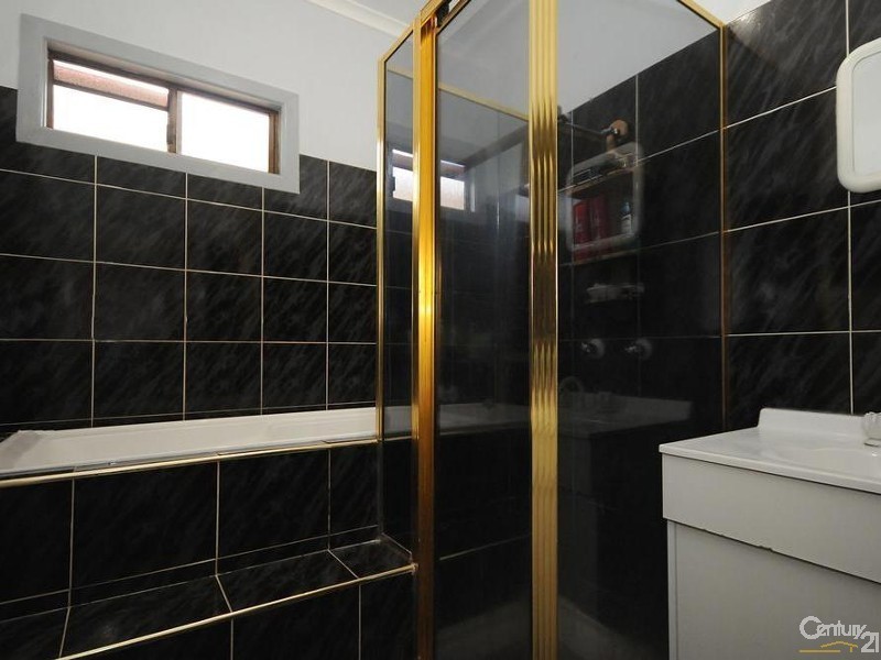 3 Charlotte Street, Newtown QLD 4350