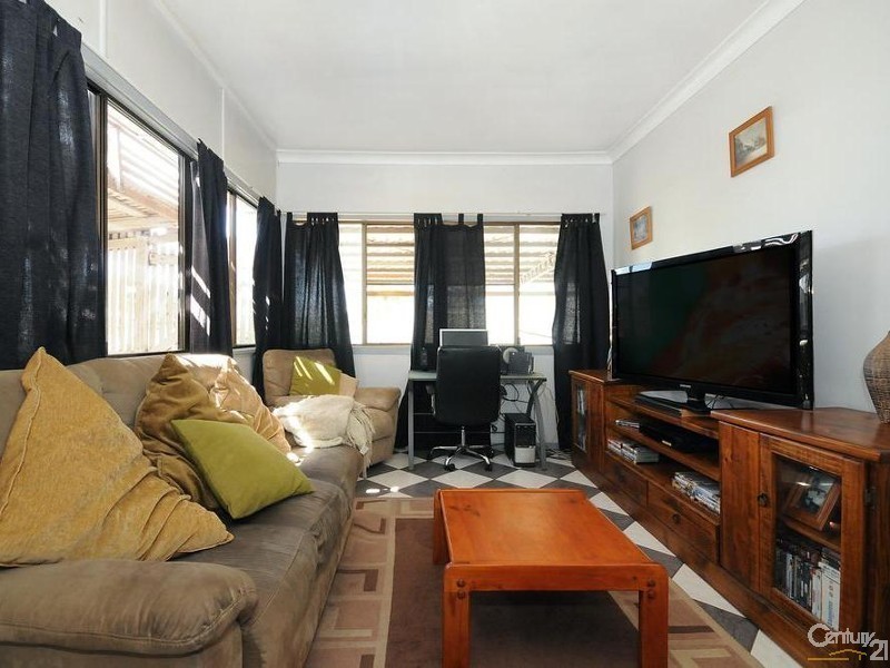 3 Charlotte Street, Newtown QLD 4350