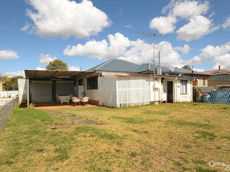 3 Charlotte Street, Newtown QLD 4350