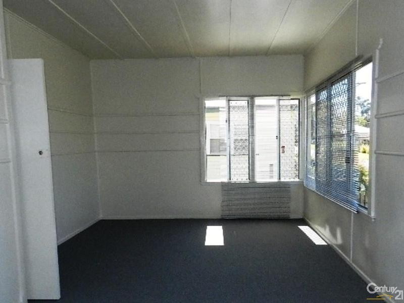 17 Ford Street, Rockville QLD 4350