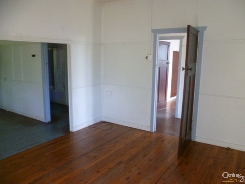 340 Hume Street, Centenary Heights QLD 4350