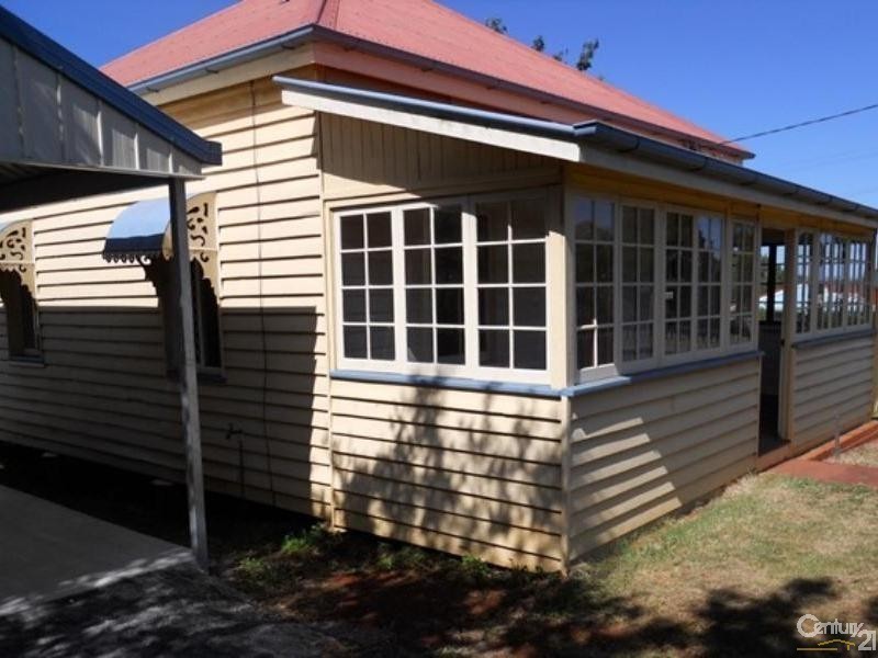 48 Ipswich Street, East Toowoomba QLD 4350
