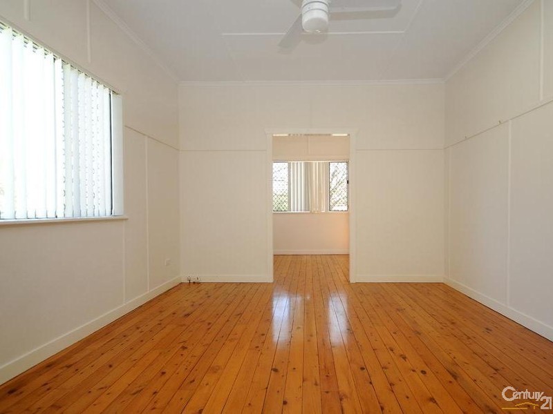 12 Power Street, Harristown QLD 4350