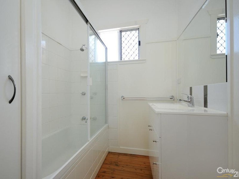 12 Power Street, Harristown QLD 4350