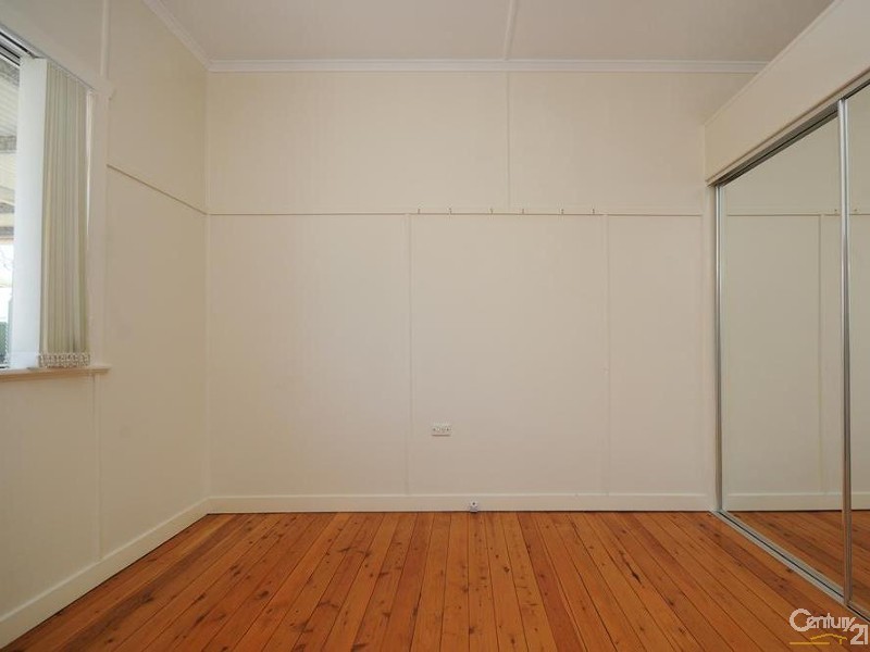 12 Power Street, Harristown QLD 4350