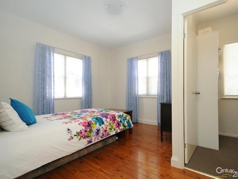16 Webb Street, Rangeville QLD 4350
