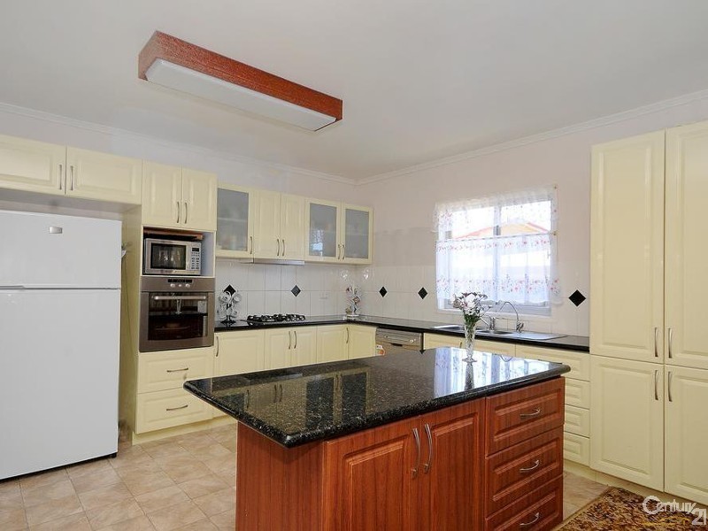 19 Mott Crescent, Toowoomba QLD 4350