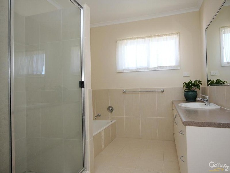 19 Mott Crescent, Toowoomba QLD 4350