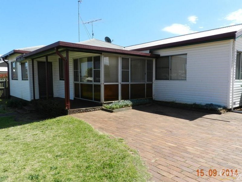 23 Devine Street, Harristown QLD 4350