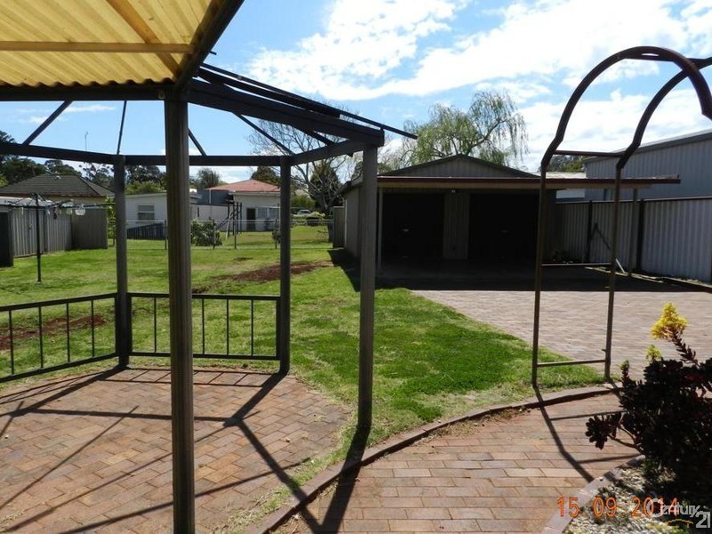 23 Devine Street, Harristown QLD 4350