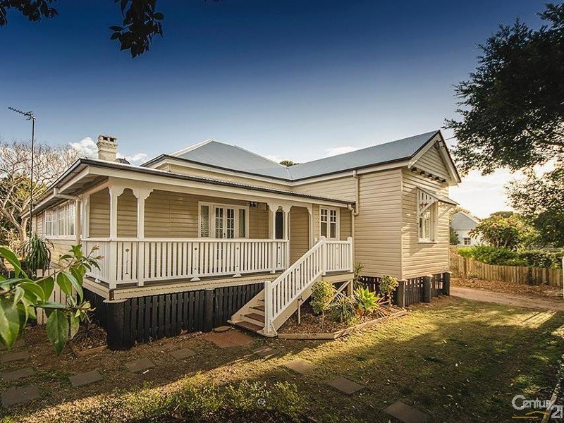 4 Wallace Street, Newtown QLD 4350