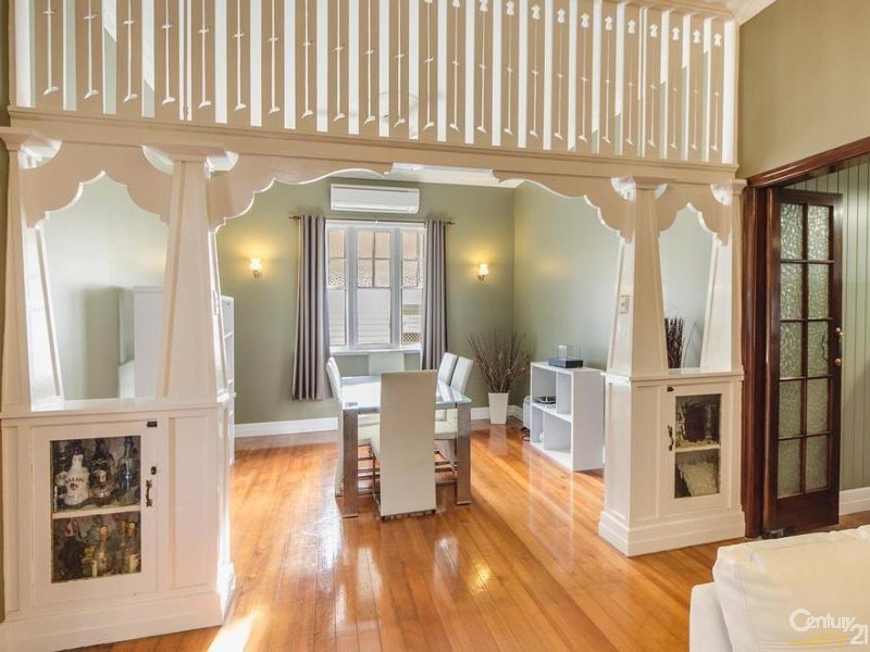 4 Wallace Street, Newtown QLD 4350