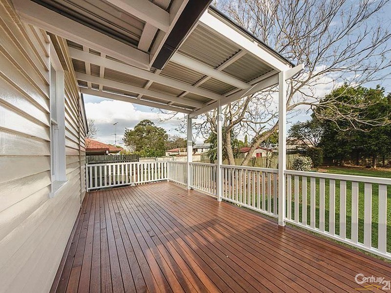 4 Wallace Street, Newtown QLD 4350