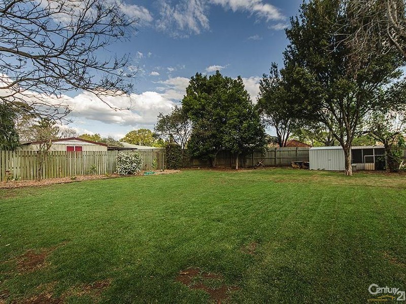 4 Wallace Street, Newtown QLD 4350