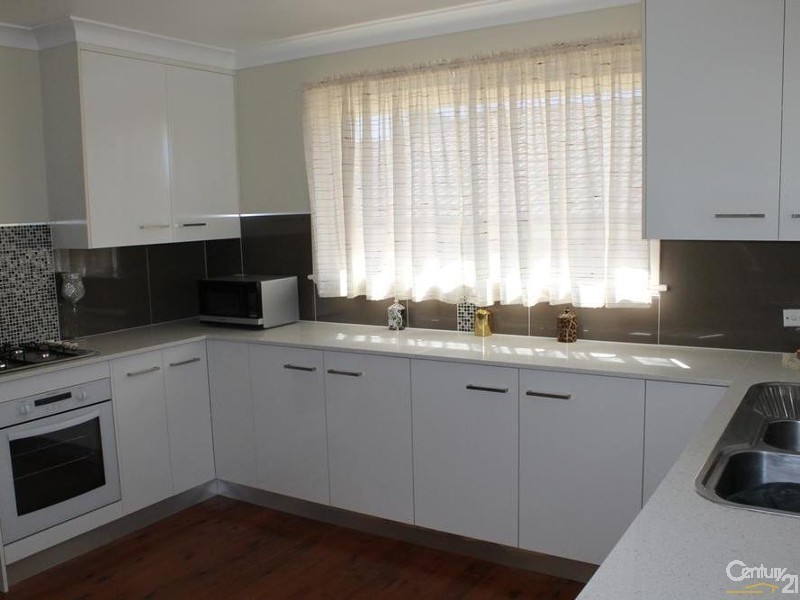 18 Catto Street, Centenary Heights QLD 4350