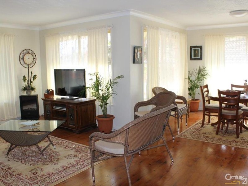 18 Catto Street, Centenary Heights QLD 4350