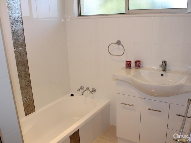 18 Catto Street, Centenary Heights QLD 4350