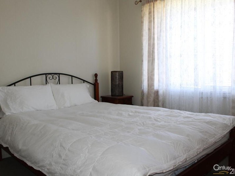 18 Catto Street, Centenary Heights QLD 4350