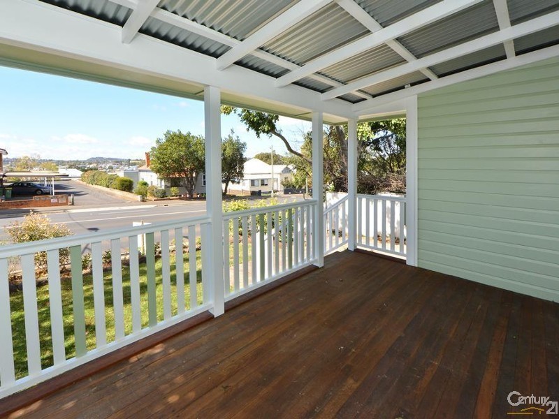 159 West Street, Newtown QLD 4350