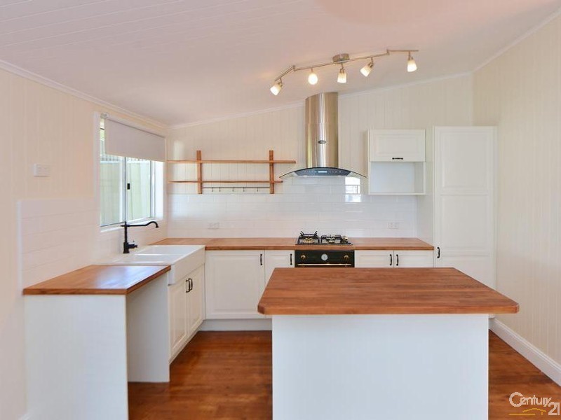 159 West Street, Newtown QLD 4350